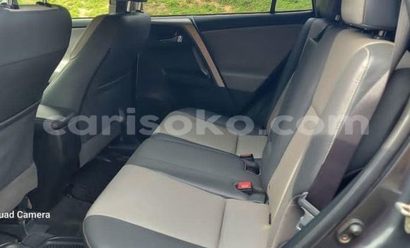 Sayi Na hannu Toyota RAV4 Gris Mota in Kigali a Rwanda Sayi Na hannu Toyota RAV4 Gris Mota in Kigali a Rwanda