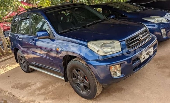 Sayi Na hannu Toyota RAV4 Bleu Mota in Kigali a Rwanda Sayi Na hannu Toyota RAV4 Bleu Mota in Kigali a Rwanda