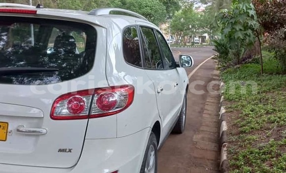 Sayi Na hannu Hyundai Santa Fe Blanc Mota in Kigali a Rwanda Sayi Na hannu Hyundai Santa Fe Blanc Mota in Kigali a Rwanda