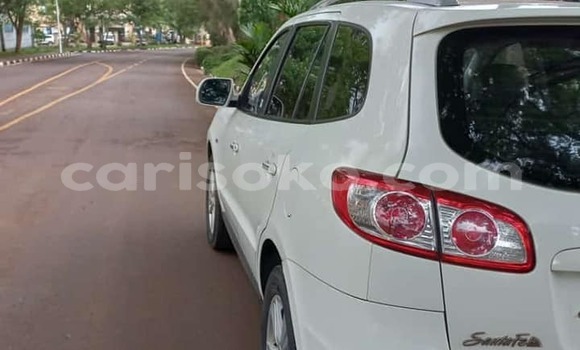 Sayi Na hannu Hyundai Santa Fe Blanc Mota in Kigali a Rwanda Sayi Na hannu Hyundai Santa Fe Blanc Mota in Kigali a Rwanda
