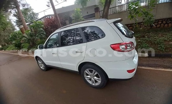 Sayi Na hannu Hyundai Santa Fe Blanc Mota in Kigali a Rwanda Sayi Na hannu Hyundai Santa Fe Blanc Mota in Kigali a Rwanda