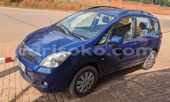 Sayi Na hannu Toyota Corolla Verso Bleu Mota in Kigali a Rwanda Sayi Na hannu Toyota Corolla Verso Bleu Mota in Kigali a Rwanda