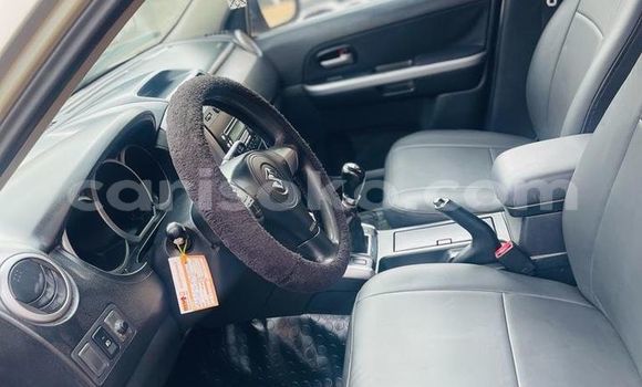 Acheter Occasion Voiture Suzuki Grand Vitara Beige à Kigali, Rwanda Acheter Occasion Voiture Suzuki Grand Vitara Beige à Kigali, Rwanda