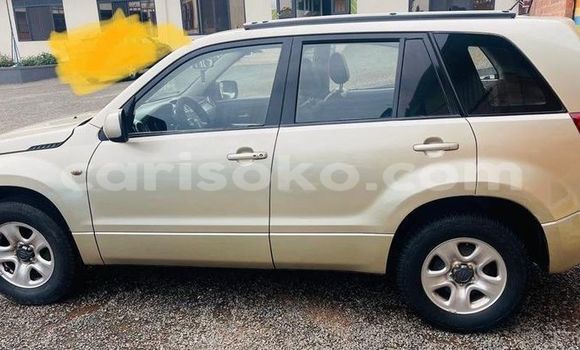 Acheter Occasion Voiture Suzuki Grand Vitara Beige à Kigali, Rwanda Acheter Occasion Voiture Suzuki Grand Vitara Beige à Kigali, Rwanda