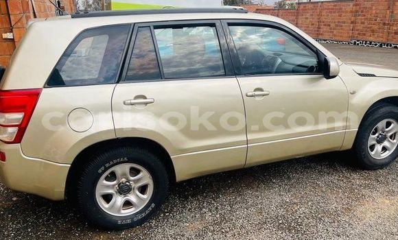Acheter Occasion Voiture Suzuki Grand Vitara Beige à Kigali, Rwanda Acheter Occasion Voiture Suzuki Grand Vitara Beige à Kigali, Rwanda