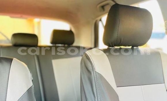 Acheter Occasion Voiture Toyota Corolla Noir à Kigali, Rwanda Acheter Occasion Voiture Toyota Corolla Noir à Kigali, Rwanda