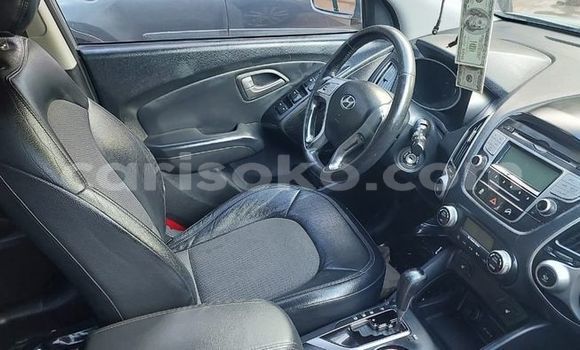 اشتري مستعمل Hyundai Tucson Bleu سيارة في Kigali في Rwanda اشتري مستعمل Hyundai Tucson Bleu سيارة في Kigali في Rwanda
