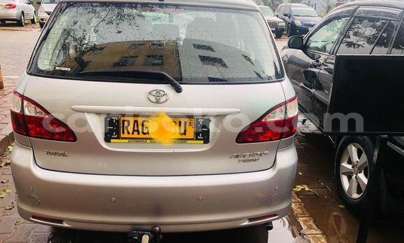 اشتري مستعمل Toyota Avensis Autre سيارة في Kigali في Rwanda اشتري مستعمل Toyota Avensis Autre سيارة في Kigali في Rwanda