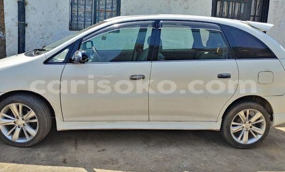 Acheter Occasion Voiture Toyota Nadia Blanc à Kigali, Rwanda Acheter Occasion Voiture Toyota Nadia Blanc à Kigali, Rwanda