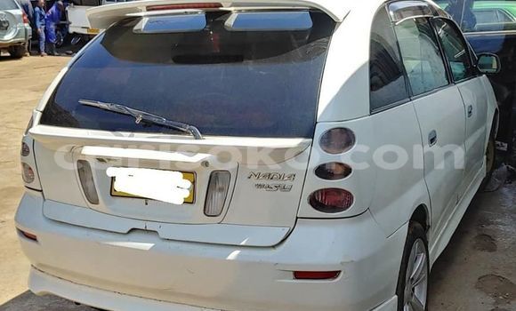 Acheter Occasion Voiture Toyota Nadia Blanc à Kigali, Rwanda Acheter Occasion Voiture Toyota Nadia Blanc à Kigali, Rwanda