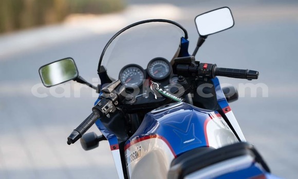 Buy Used Kawasaki GPZ Blue Bike in Kigali in Rwanda Buy Used Kawasaki GPZ Blue Bike in Kigali in Rwanda