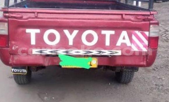 Acheter Occasion Voiture Toyota Hilux Rouge à Kigali, Rwanda Acheter Occasion Voiture Toyota Hilux Rouge à Kigali, Rwanda