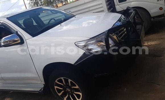 Acheter Occasion Voiture Toyota Hiluxe VIGO Blanc à Kigali, Rwanda