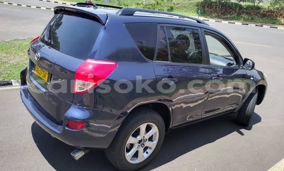 Acheter Occasion Voiture Toyota RAV4 Noir à Kigali, Rwanda Acheter Occasion Voiture Toyota RAV4 Noir à Kigali, Rwanda