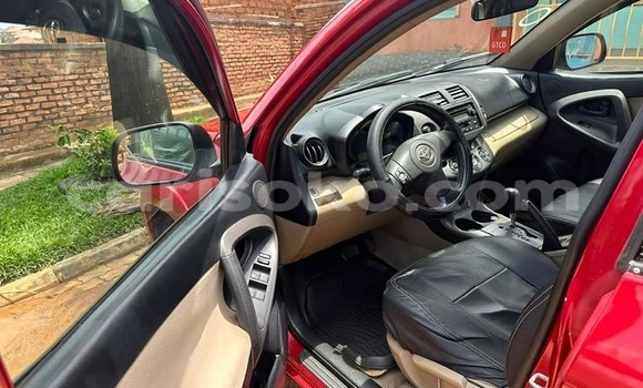 Acheter Occasion Voiture Toyota RAV4 Rouge à Kigali, Rwanda Acheter Occasion Voiture Toyota RAV4 Rouge à Kigali, Rwanda