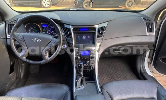 Acheter Occasion Voiture Hyundai Sonata Blanc à Kigali, Rwanda Acheter Occasion Voiture Hyundai Sonata Blanc à Kigali, Rwanda