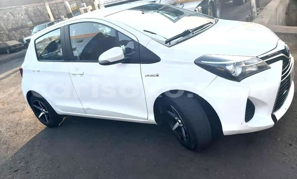 Acheter Occasion Voiture Toyota Yaris Blanc à Kigali, Rwanda Acheter Occasion Voiture Toyota Yaris Blanc à Kigali, Rwanda
