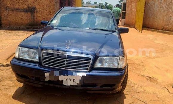 Acheter Occasion Voiture Mercedes-Benz C–Class Noir à Kigali, Rwanda Acheter Occasion Voiture Mercedes-Benz C–Class Noir à Kigali, Rwanda