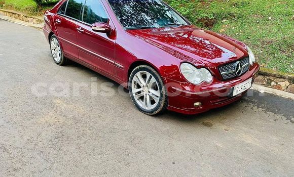 Acheter Occasion Voiture Mercedes-Benz C-Classe Rouge à Kigali, Rwanda