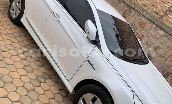 Buy Used Hyundai Sonata White Car in Kigali in Rwanda Buy Used Hyundai Sonata White Car in Kigali in Rwanda