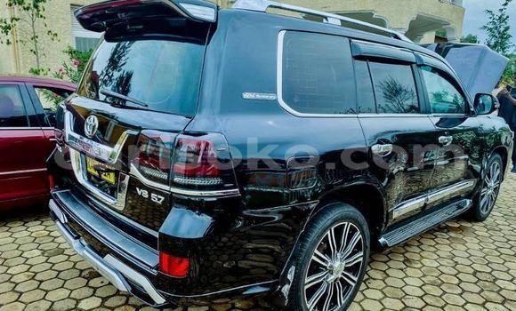 Sayi Na hannu Toyota Land Cruiser Noir Mota in Kigali a Rwanda Sayi Na hannu Toyota Land Cruiser Noir Mota in Kigali a Rwanda