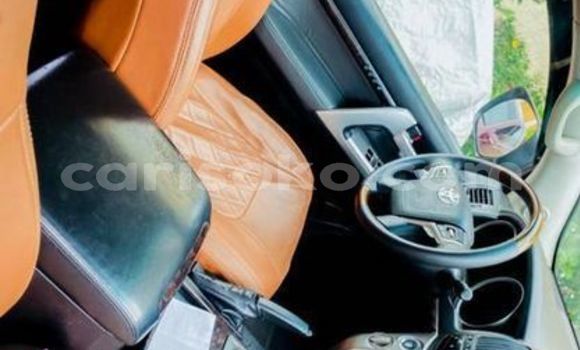 Sayi Na hannu Toyota Land Cruiser Noir Mota in Kigali a Rwanda Sayi Na hannu Toyota Land Cruiser Noir Mota in Kigali a Rwanda