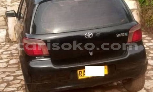 Acheter Occasion Voiture Toyota Yaris Noir à Kigali, Rwanda Acheter Occasion Voiture Toyota Yaris Noir à Kigali, Rwanda