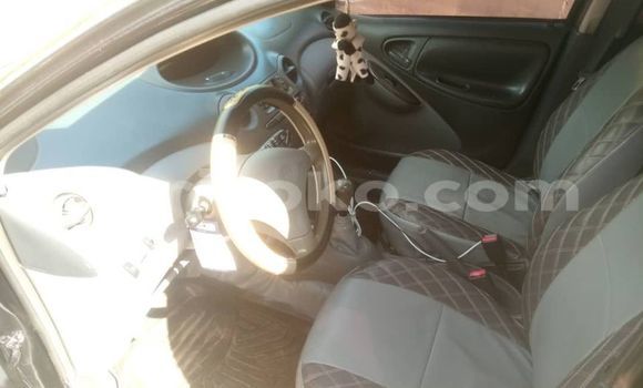 Acheter Occasion Voiture Toyota Yaris Noir à Kigali, Rwanda Acheter Occasion Voiture Toyota Yaris Noir à Kigali, Rwanda