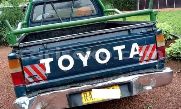 اشتري مستعمل Toyota Hilux Bleu سيارة في Kigali في Rwanda اشتري مستعمل Toyota Hilux Bleu سيارة في Kigali في Rwanda
