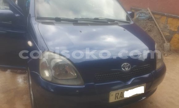 Acheter Occasion Voiture Toyota Yaris Bleu à Kigali, Rwanda Acheter Occasion Voiture Toyota Yaris Bleu à Kigali, Rwanda