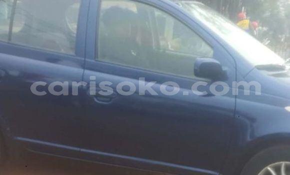 Acheter Occasion Voiture Toyota Yaris Bleu à Kigali, Rwanda Acheter Occasion Voiture Toyota Yaris Bleu à Kigali, Rwanda