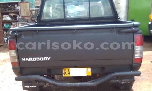 Acheter Occasion Voiture Nissan Hardbody Noir à Kigali, Rwanda Acheter Occasion Voiture Nissan Hardbody Noir à Kigali, Rwanda