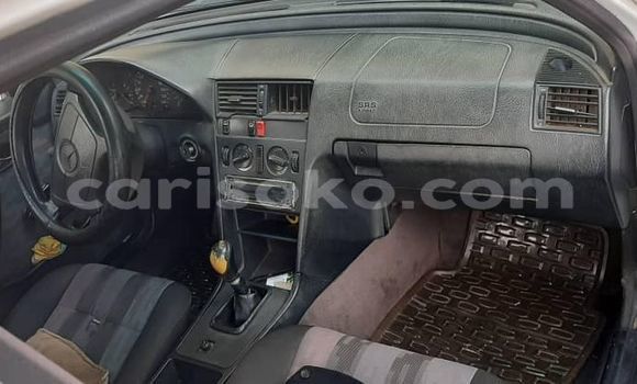 Sayi Na hannu Mercedes-Benz C–Class Blanc Mota in Kigali a Rwanda Sayi Na hannu Mercedes-Benz C–Class Blanc Mota in Kigali a Rwanda