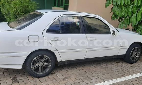 Sayi Na hannu Mercedes-Benz C–Class Blanc Mota in Kigali a Rwanda Sayi Na hannu Mercedes-Benz C–Class Blanc Mota in Kigali a Rwanda
