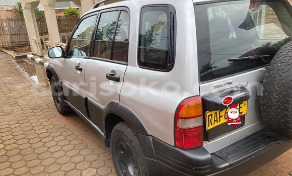 Sayi Na hannu Suzuki Grand Vitara Beige Mota in Kigali a Rwanda Sayi Na hannu Suzuki Grand Vitara Beige Mota in Kigali a Rwanda