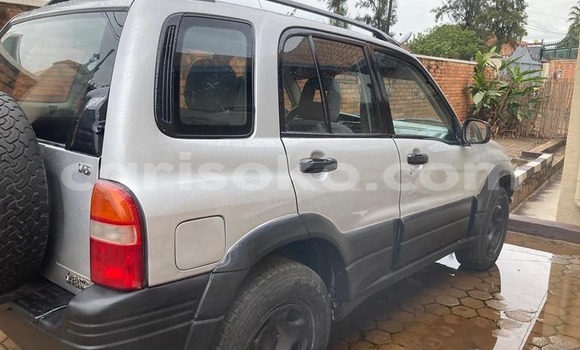 Sayi Na hannu Suzuki Grand Vitara Beige Mota in Kigali a Rwanda Sayi Na hannu Suzuki Grand Vitara Beige Mota in Kigali a Rwanda