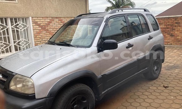 Sayi Na hannu Suzuki Grand Vitara Beige Mota in Kigali a Rwanda Sayi Na hannu Suzuki Grand Vitara Beige Mota in Kigali a Rwanda