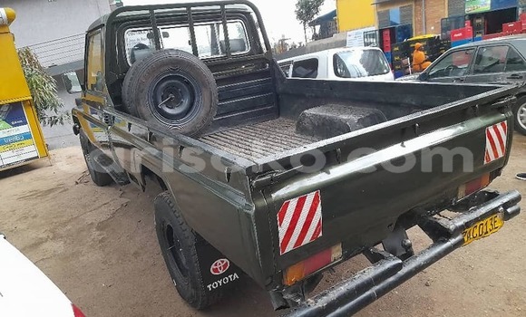 Sayi Na hannu Toyota Land Cruiser Gris Mota in Kigali a Rwanda Sayi Na hannu Toyota Land Cruiser Gris Mota in Kigali a Rwanda