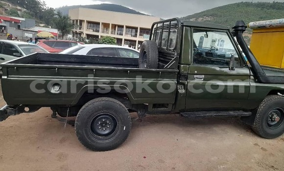 Sayi Na hannu Toyota Land Cruiser Gris Mota in Kigali a Rwanda Sayi Na hannu Toyota Land Cruiser Gris Mota in Kigali a Rwanda