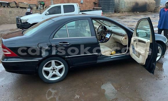 Acheter Occasion Voiture Mercedes-Benz KOMPRESSOR Noir à Kigali, Rwanda Acheter Occasion Voiture Mercedes-Benz KOMPRESSOR Noir à Kigali, Rwanda