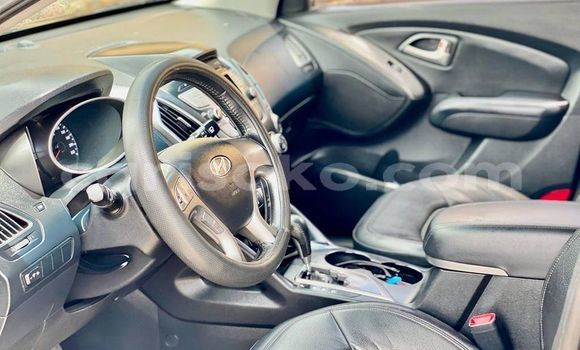 Acheter Occasion Voiture Hyundai Tucson Noir à Kigali, Rwanda Acheter Occasion Voiture Hyundai Tucson Noir à Kigali, Rwanda