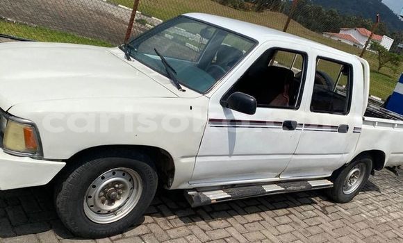 Sayi Na hannu Toyota Pickup Blanc Mota in Kigali a Rwanda