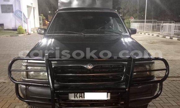 اشتري مستعمل Mazda Mazda Premacy Noir سيارة في Kigali في Rwanda