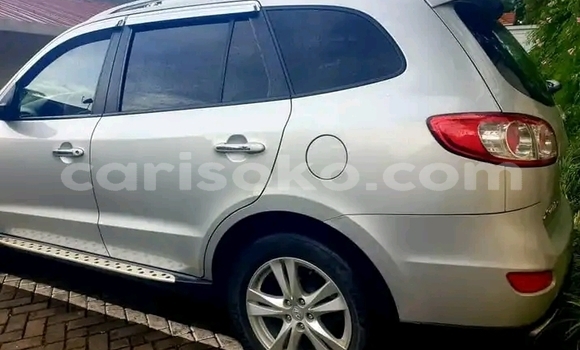 Sayi Na hannu Hyundai Santa Fe Beige Mota in Kigali a Rwanda Sayi Na hannu Hyundai Santa Fe Beige Mota in Kigali a Rwanda