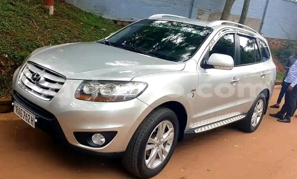 Sayi Na hannu Hyundai Santa Fe Beige Mota in Kigali a Rwanda Sayi Na hannu Hyundai Santa Fe Beige Mota in Kigali a Rwanda