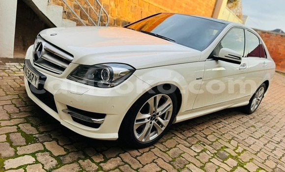 اشتري مستعمل Mercedes-Benz C–Class Blanc سيارة في Kigali في Rwanda اشتري مستعمل Mercedes-Benz C–Class Blanc سيارة في Kigali في Rwanda