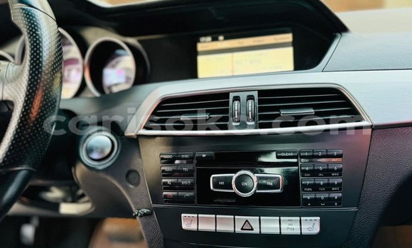 اشتري مستعمل Mercedes-Benz C–Class Blanc سيارة في Kigali في Rwanda اشتري مستعمل Mercedes-Benz C–Class Blanc سيارة في Kigali في Rwanda