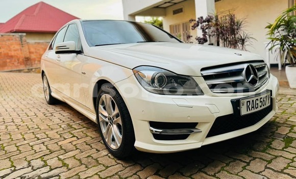 اشتري مستعمل Mercedes-Benz C–Class Blanc سيارة في Kigali في Rwanda اشتري مستعمل Mercedes-Benz C–Class Blanc سيارة في Kigali في Rwanda