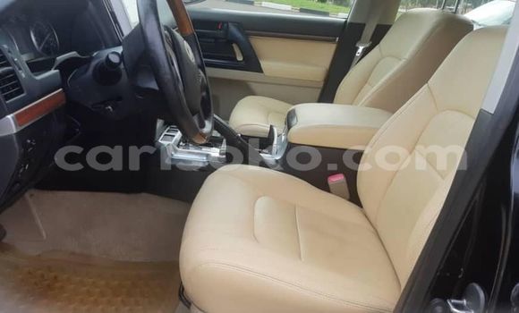 اشتري مستعمل Toyota Land Cruiser Noir سيارة في Kigali في Rwanda اشتري مستعمل Toyota Land Cruiser Noir سيارة في Kigali في Rwanda