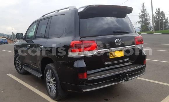 اشتري مستعمل Toyota Land Cruiser Noir سيارة في Kigali في Rwanda اشتري مستعمل Toyota Land Cruiser Noir سيارة في Kigali في Rwanda
